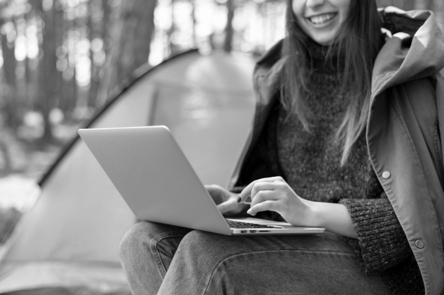 Esempi di tecniche avanzate per manicure professionale discusse nei webinar